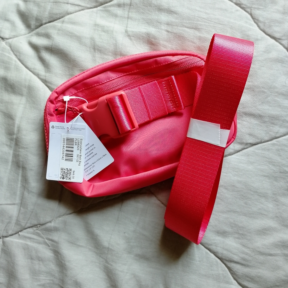 LULULEMON Everywhere Belt Bag Pale Raspberry NWT - Picture 4 of 6